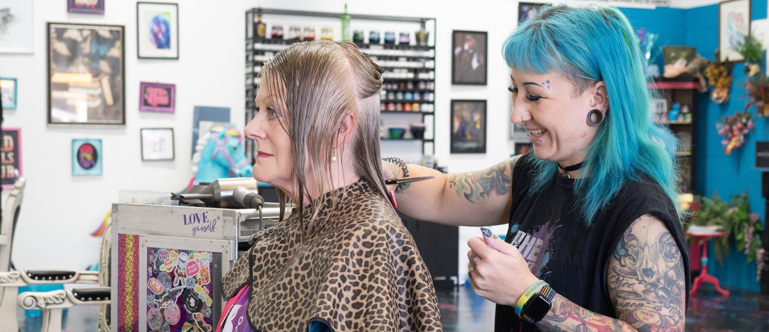 Hairdresser at work in rented studio